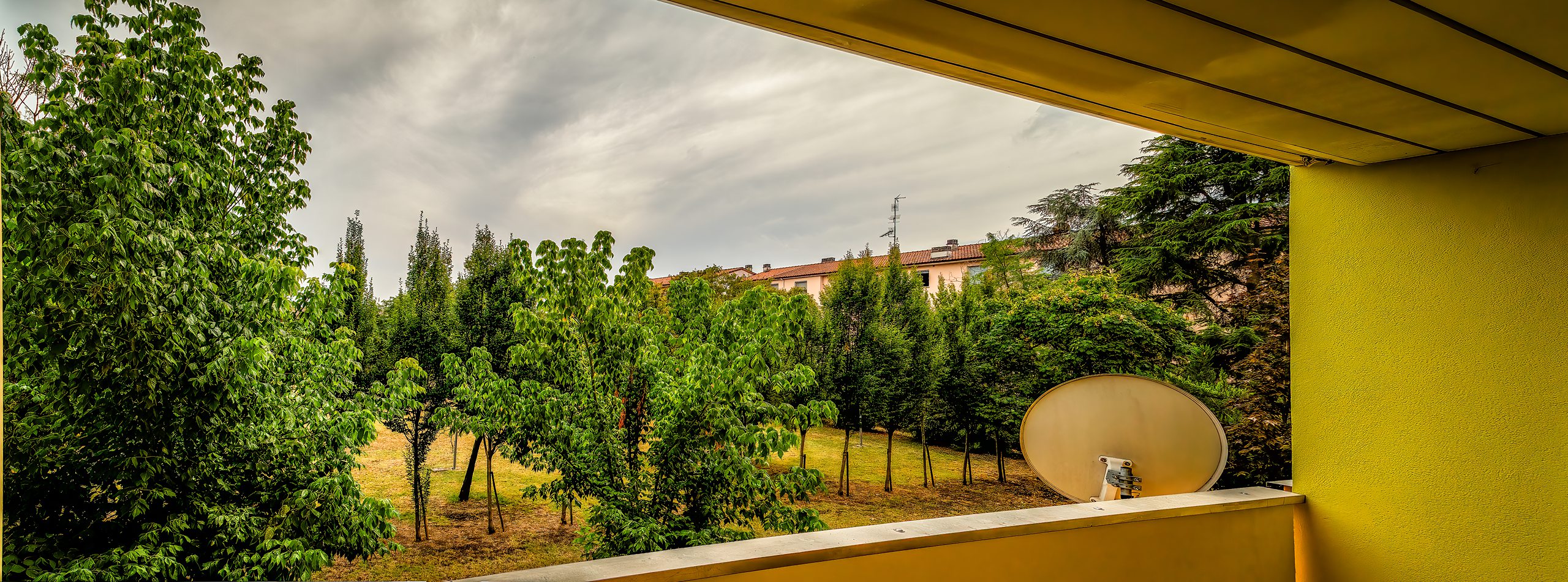 Vista panoramica sul Parco della Pace dal balcone dell'appartamento